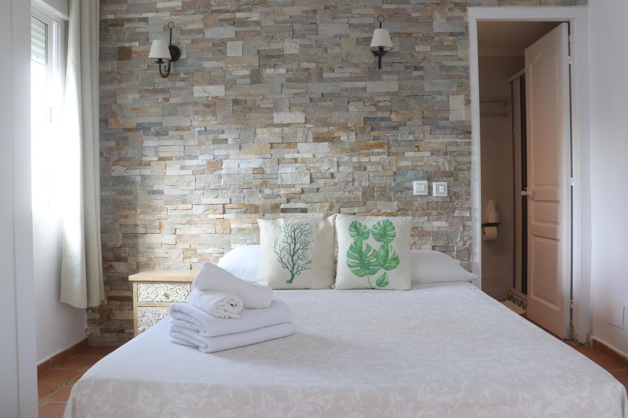 קלפה Hostal La Paloma I מראה חיצוני תמונה