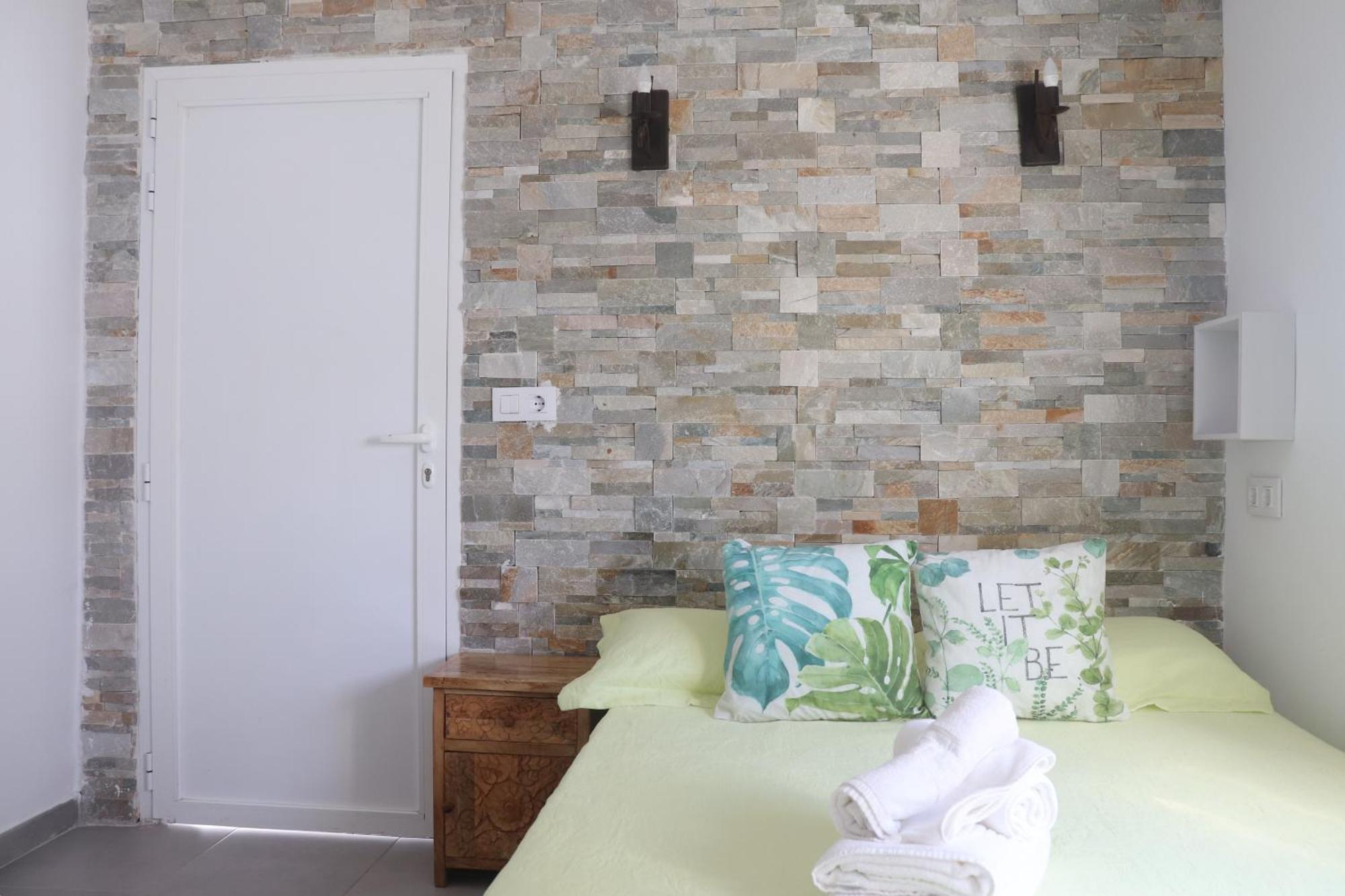 קלפה Hostal La Paloma I מראה חיצוני תמונה