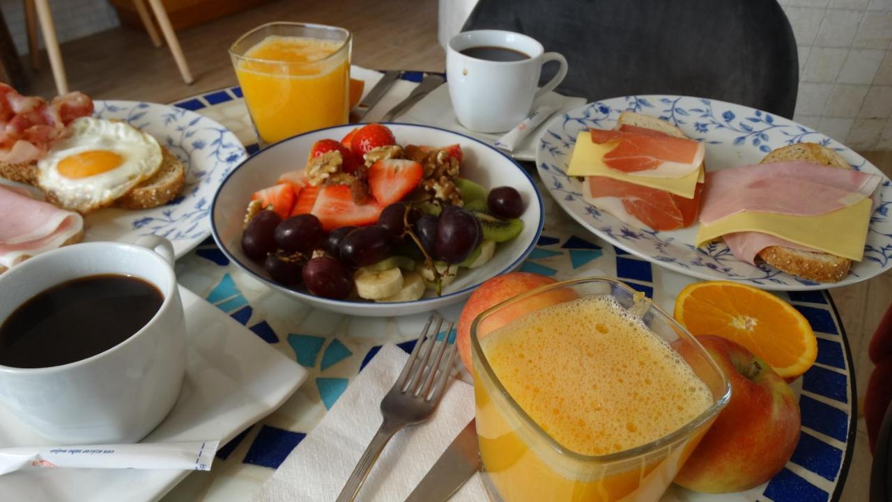 קלפה Hostal La Paloma I מראה חיצוני תמונה